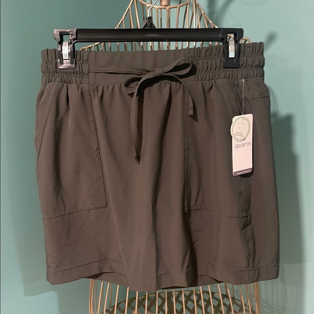 NWT! Apana Women's Olive Skorts